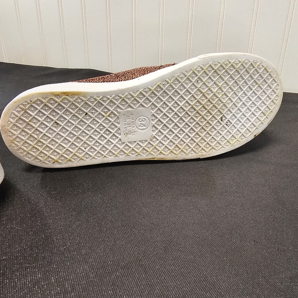 Glitter shoes from Brazil size 5 u.s copper color - Picture 3 of 3